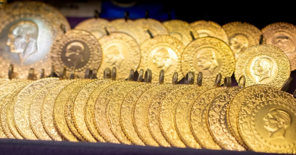 Altın haftaya düşüşle başladı: Gram 7 bin 271 lira