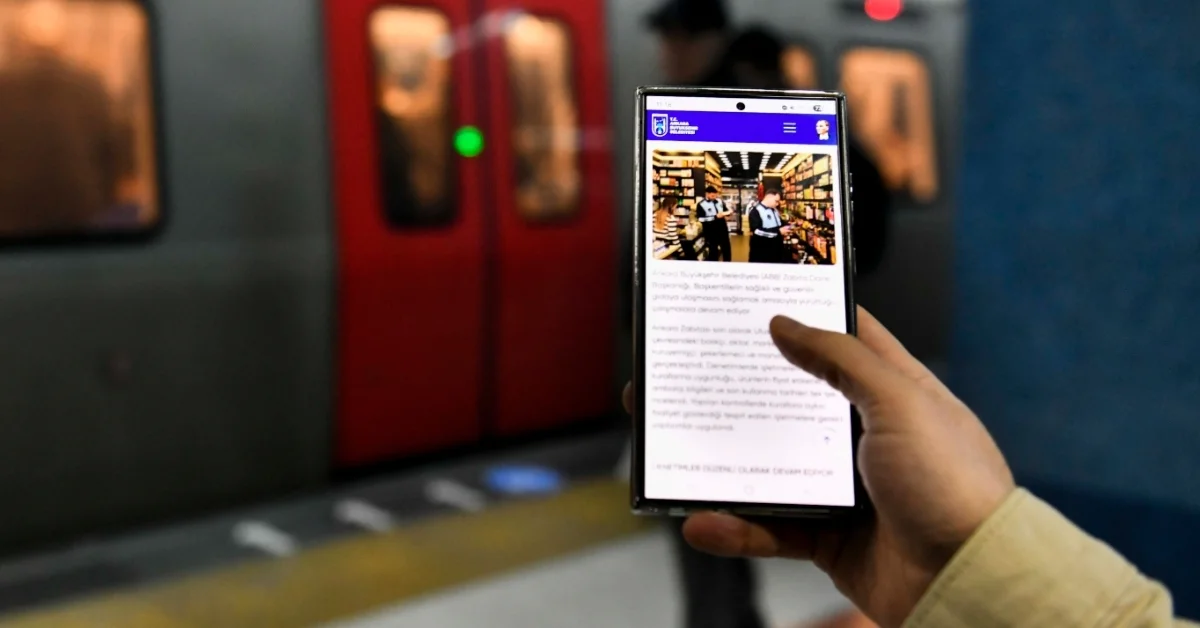 Ankara’da Kzılay Metro İstasyonu’nda telefon kesilmiyor, otobüste ücretsiz Wi-Fi var