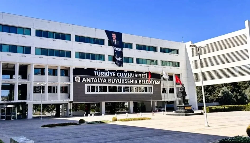 Antalya büyükşehir belediyesi’nde idari deprem!