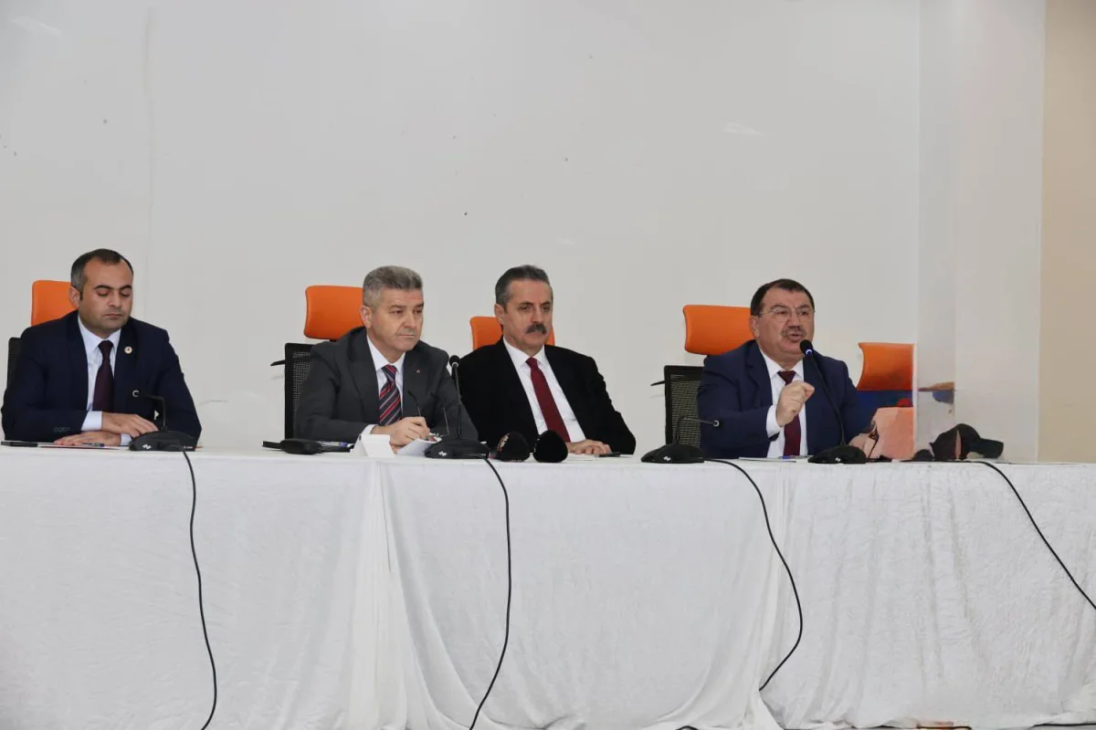 Artvin Valisi Ergün, Şavşat ilçesinde muhtarın sorunlarını dinledi