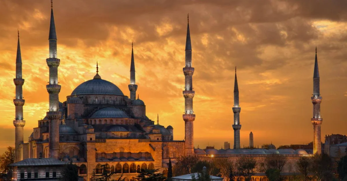 Bin aydan hayırlı gece: Kadir Gecesi pazartesi idrak edilecek