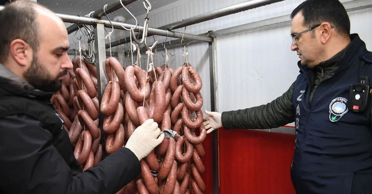 Bursa’da denetim: 700 kilogram sucuk imha edildi