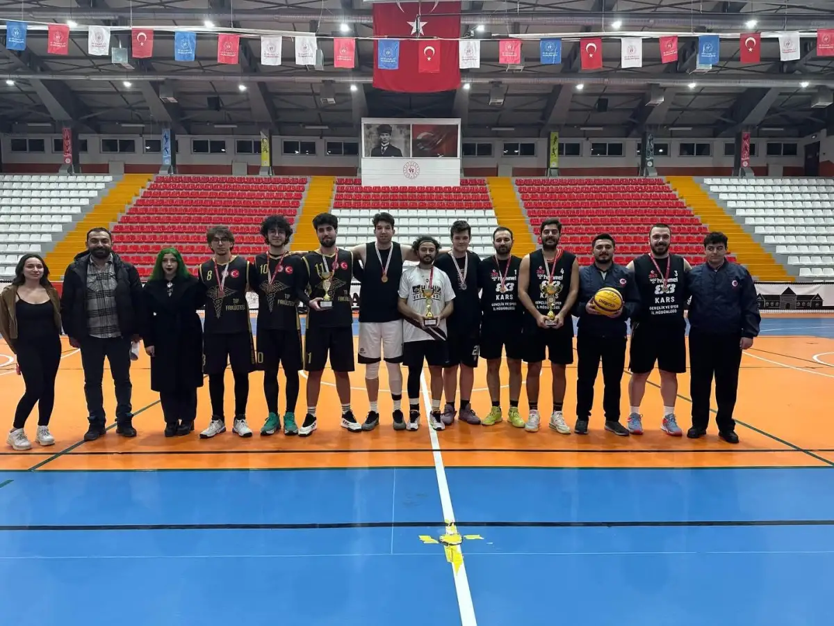 Çanakkale ruhu sahaya taşındı: 3×3 basketbol turnuvası ilgi gördü