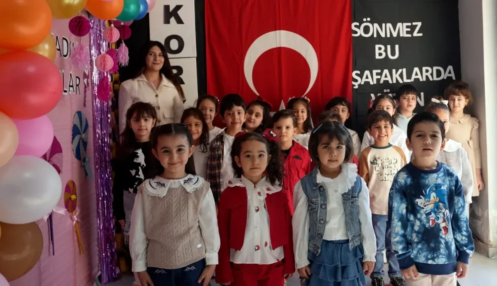 Çukurova’da miniklerden İstiklal Marşı’na anlamlı anma