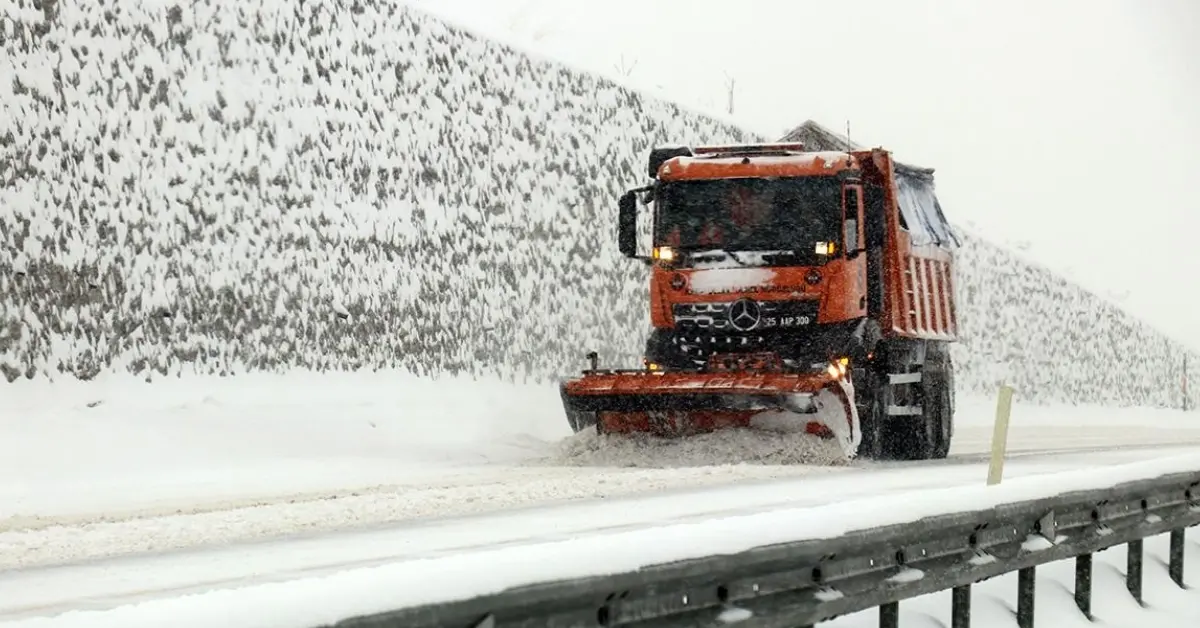 Doğu’da kar alarmı: 198 yerleşim yerine ulaşım kesildi