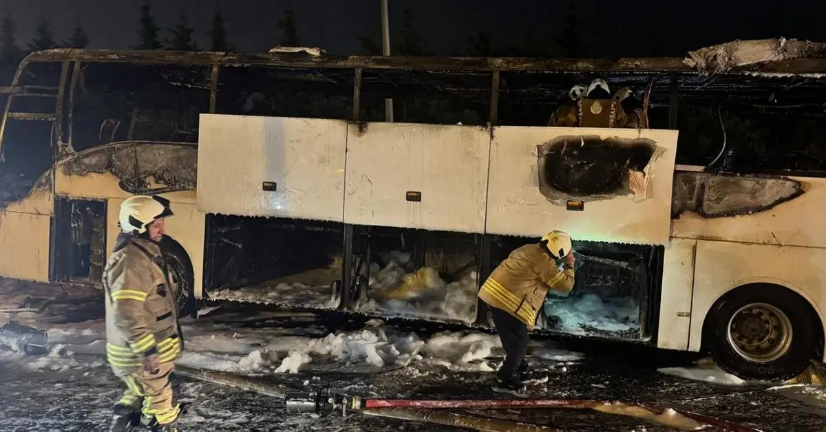 Esenler’de yolcu otobüsü alev alev yandı