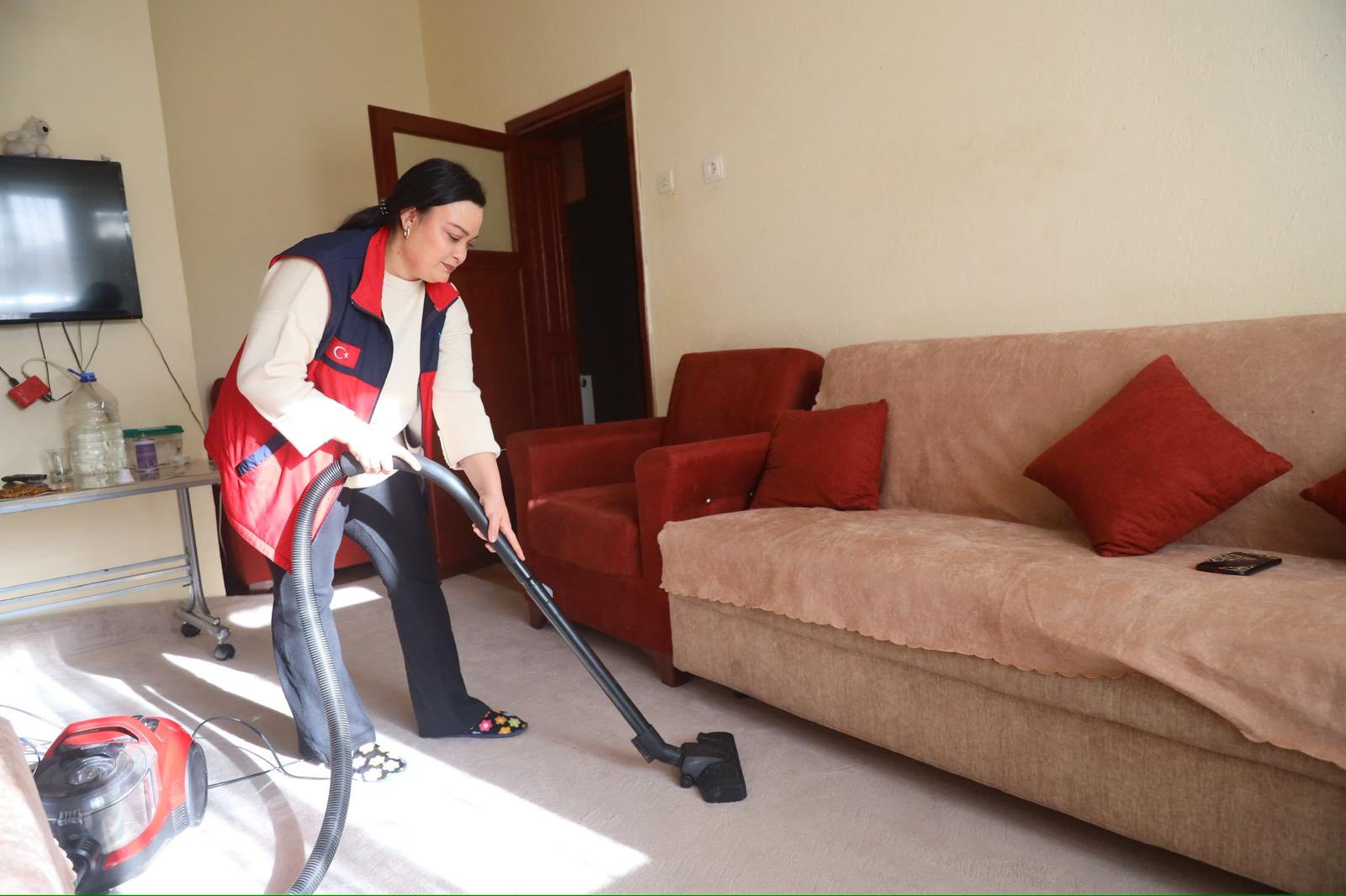 Aksaray’da Bayrama Hazırlık: Evde Temizlik ve Kişisel Bakım Desteği