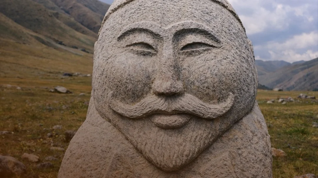 Göktürk heykellerindeki bıyık sırrı: Türk bıyığı aslında bir rütbe işaretiydi