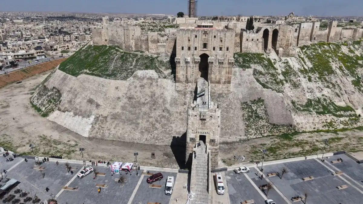 İHH, Halep Kalesi’nde düzenleme çalışması yaptı