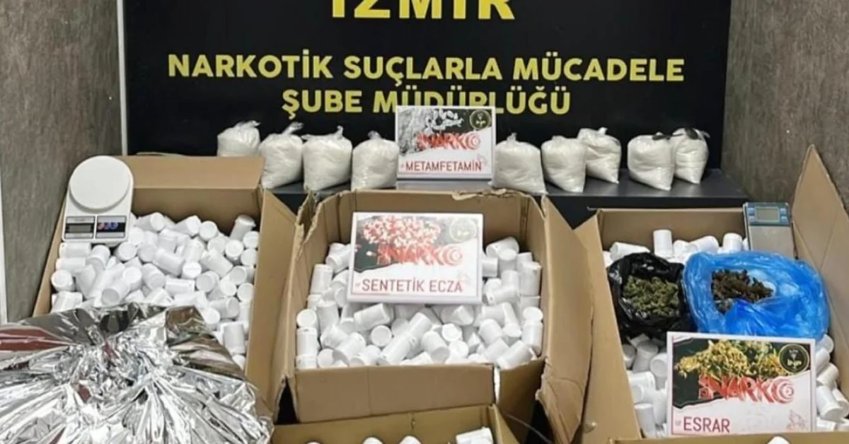 İzmir’de dev operasyon: 366 bin uyuşturucu hap ele geçirildi