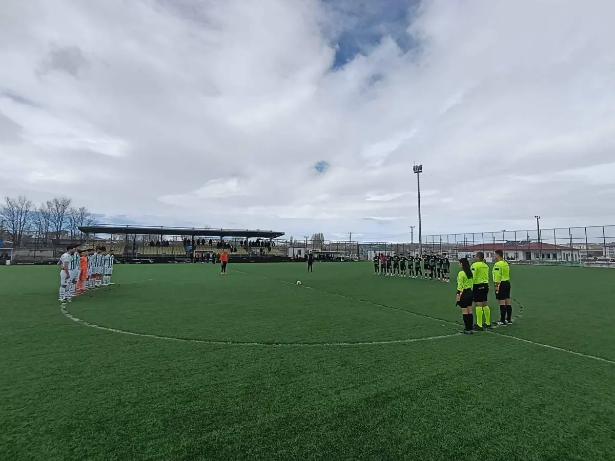 Kars Amatör Ligi’nde Duygusal Anlar: Spor Camiası Kayıplarını Unutmadı