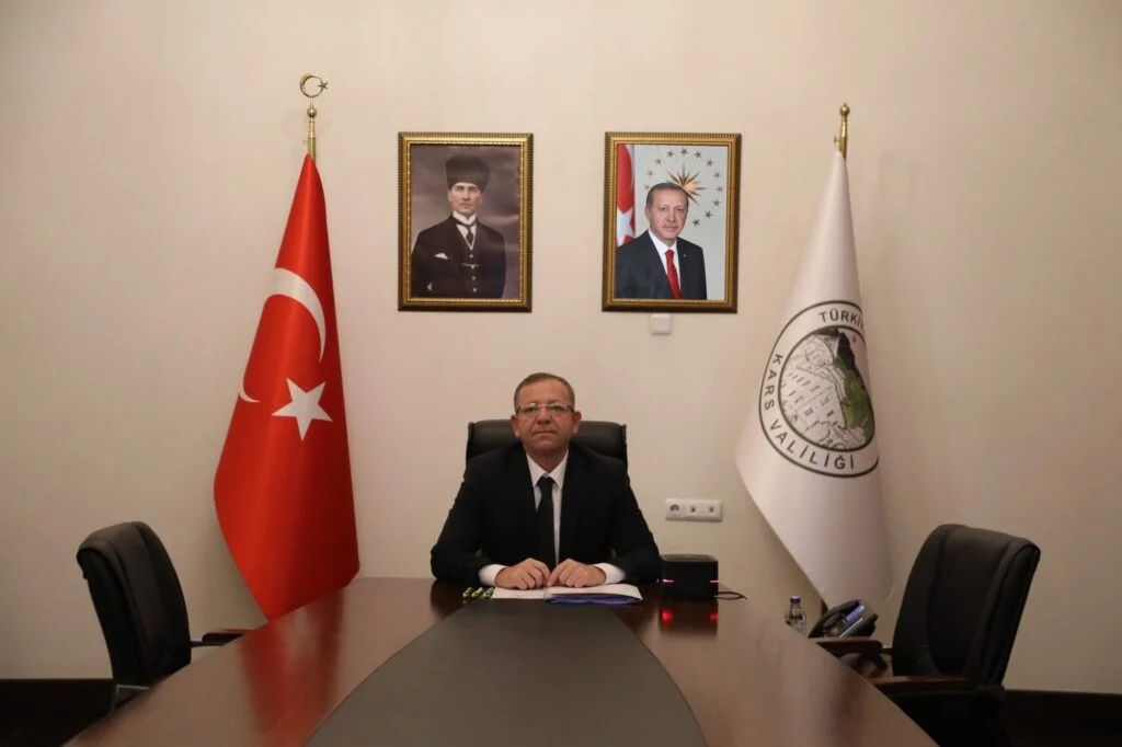 Kars Valisi Ziya Polat: “Ramazan Bayramımız mübarek olsun.”