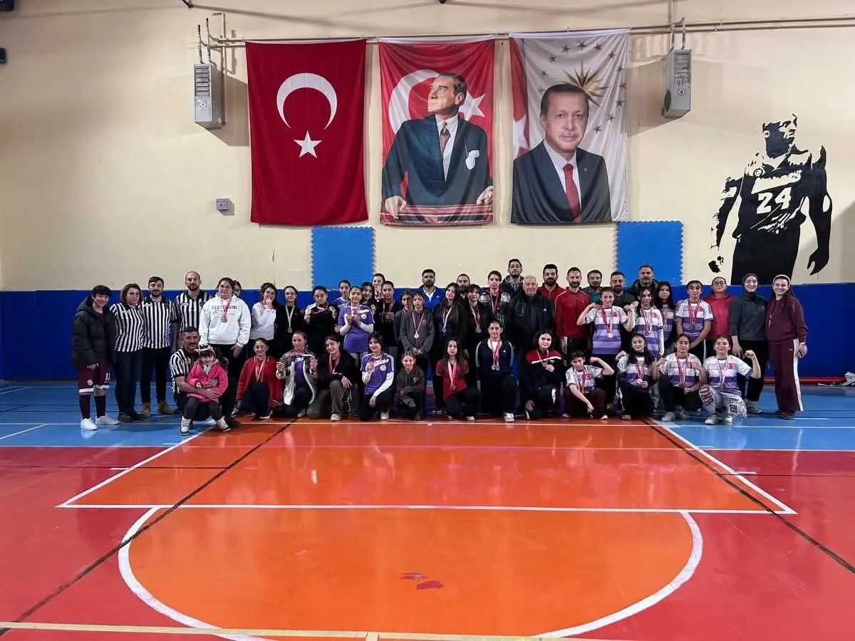 Kars’ta okul sporları bilek güreşi il müsabakaları tamamlandı