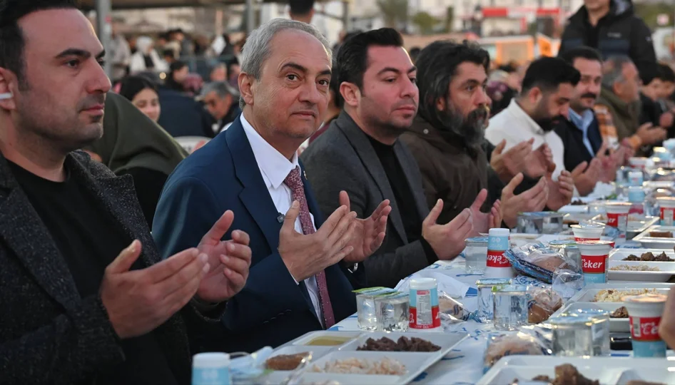 Kepez’de Ramazan buluşması: Mahalle Halkı aynı sofrada