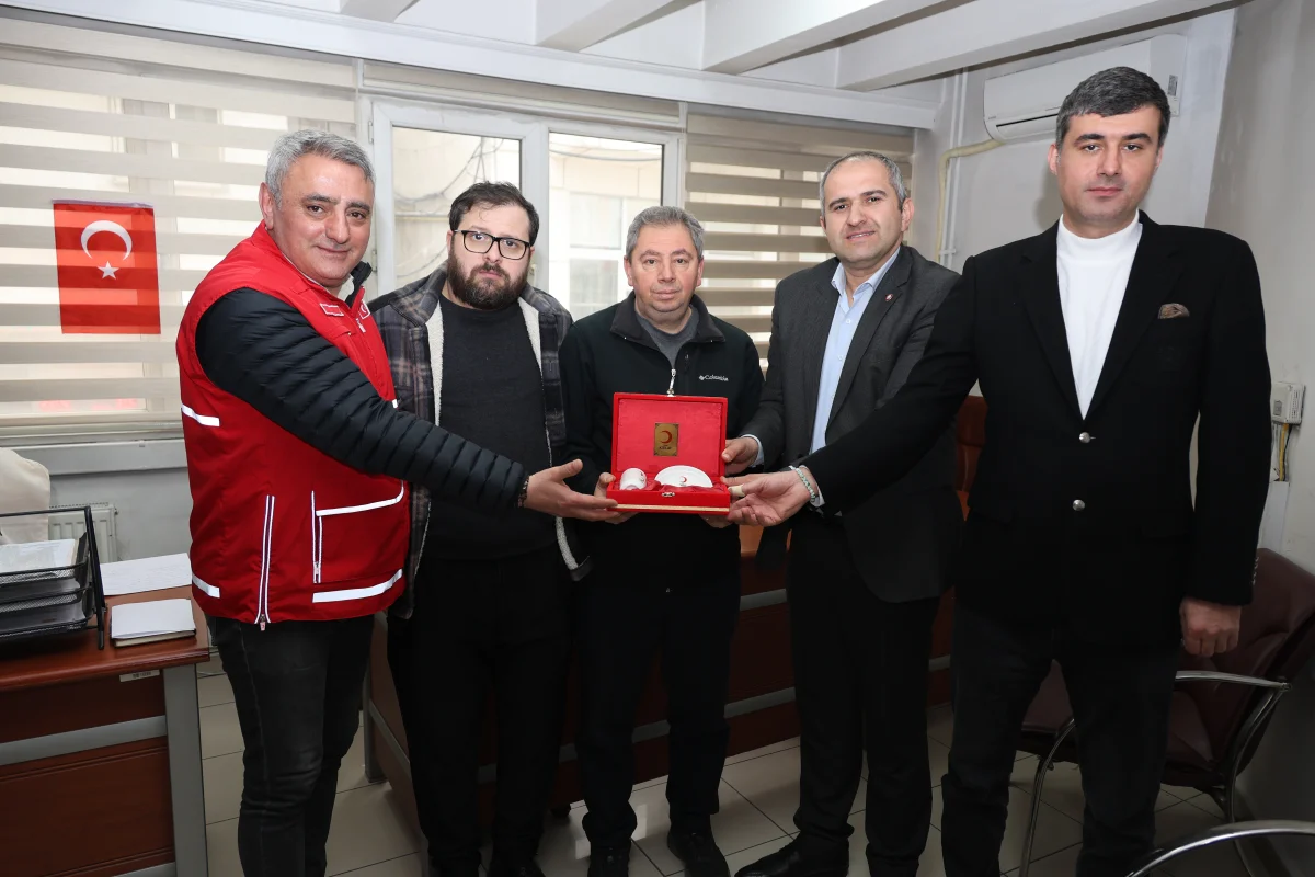Kızılay Artvin Şubesi’nden Artvin Trabzonspor taraftarlar derneğine teşekkür ziyareti