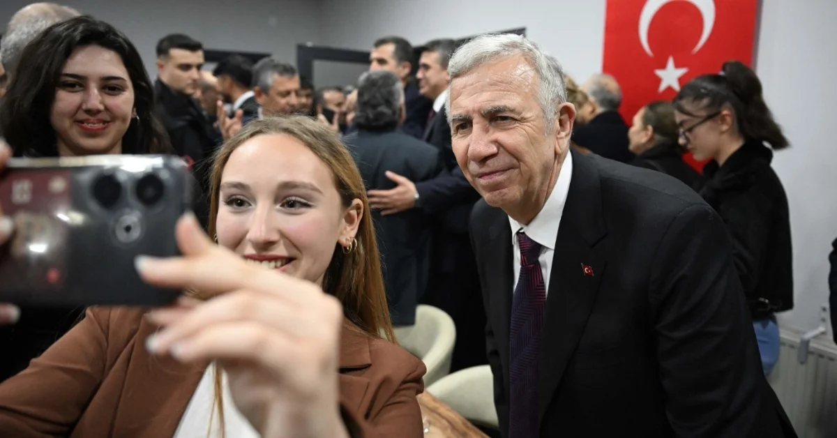 Mansur Yavaş Özgür Özel ile birlikte Haymanalılarla iftarda buluştu