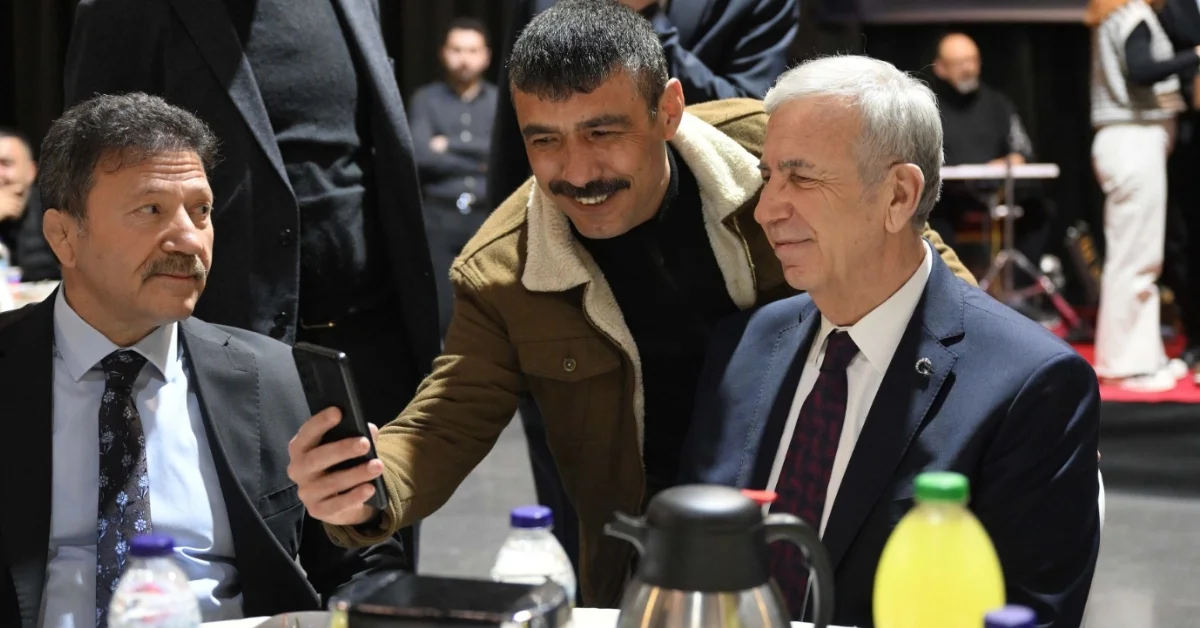 Mansur Yavaş taksici esnafıyla iftarda buluştu