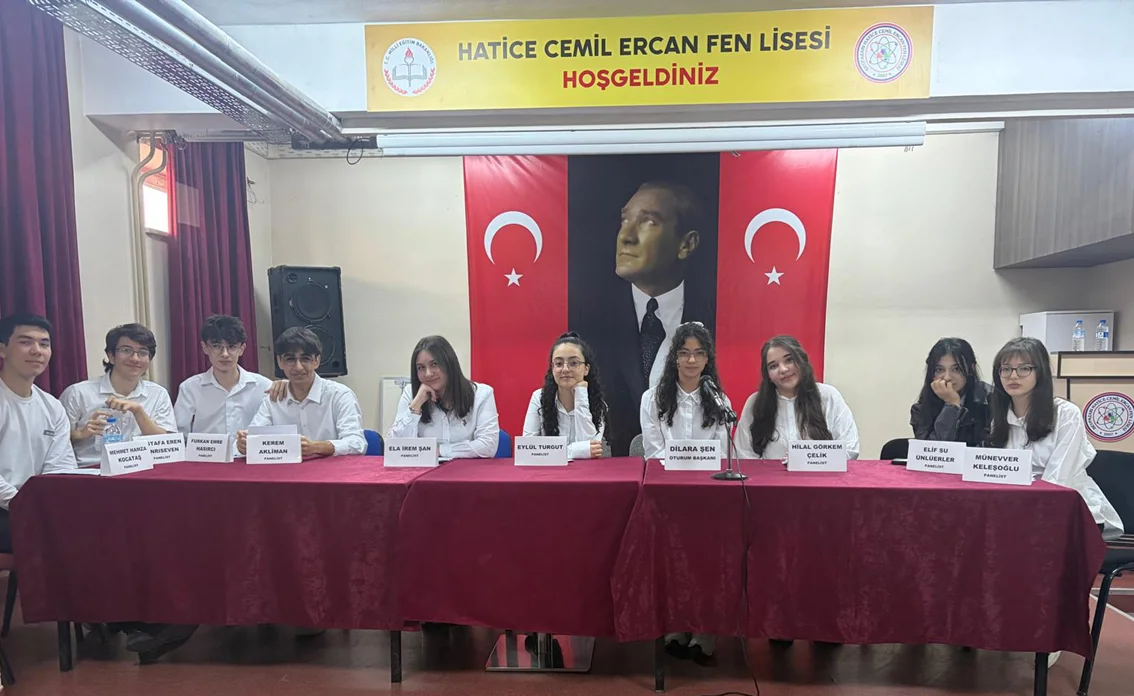 Öğrencilerden “Safahat İzinde Değerler Arayışı”