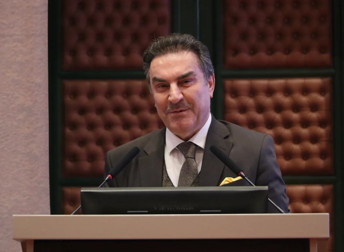 Prof. Dr. Zakir Avşar: Bayram geldi hoş geldi…