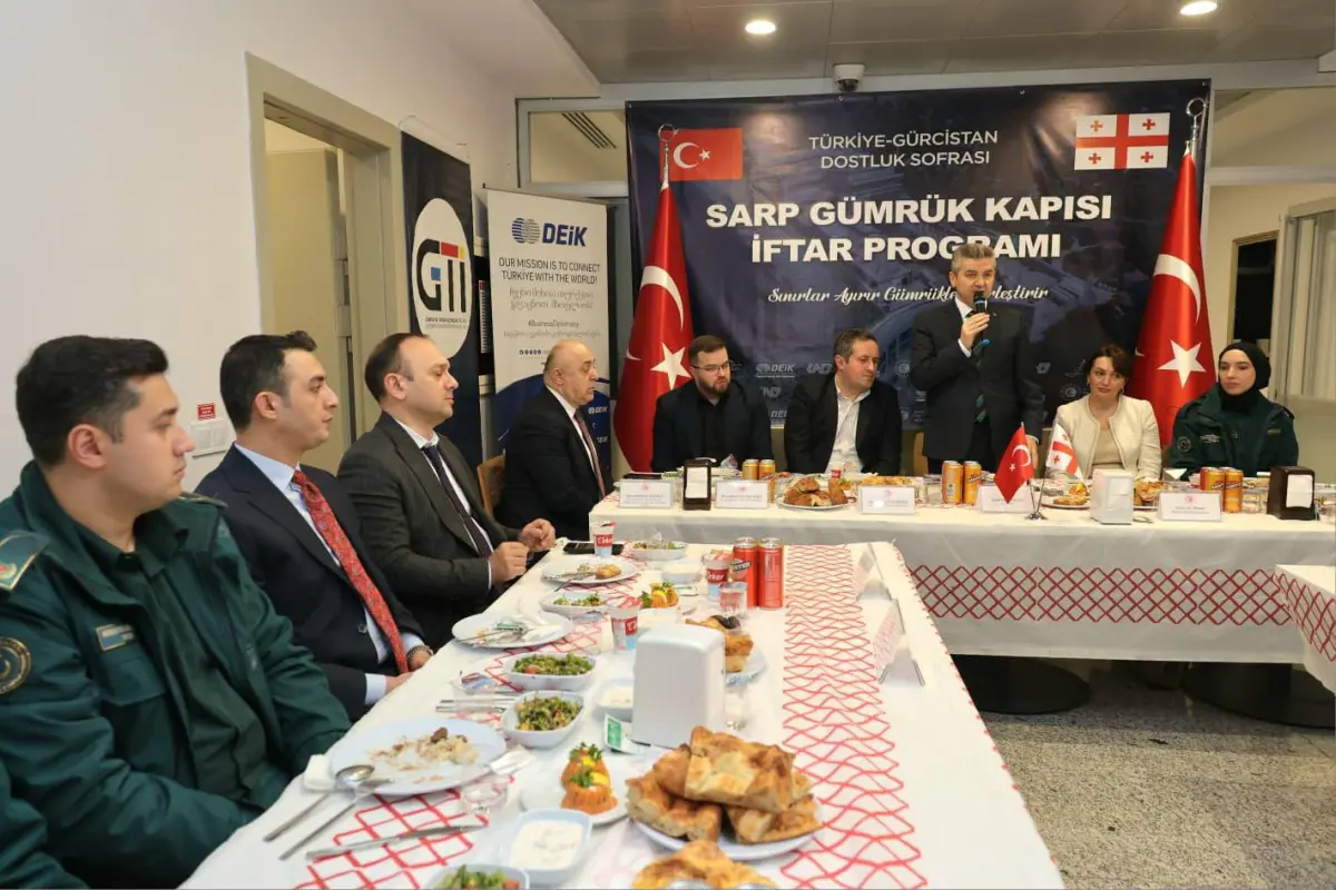 Sarp Sınır Kapısı’nda Türkiye–Gürcistan dostluk sofrası