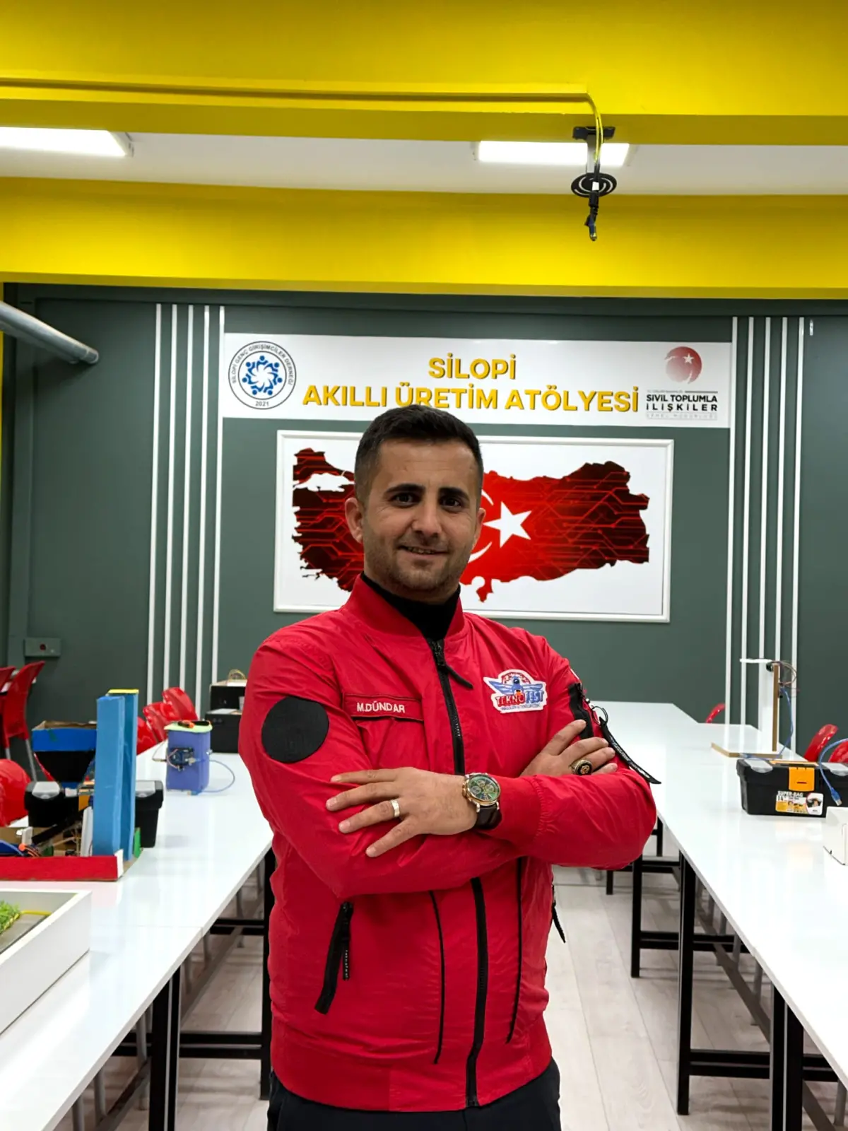 Silopi’de kurulan Deney Yap Atölyesi öğrencileri Teknofest ve TÜBİTAK’a hazırlıyor