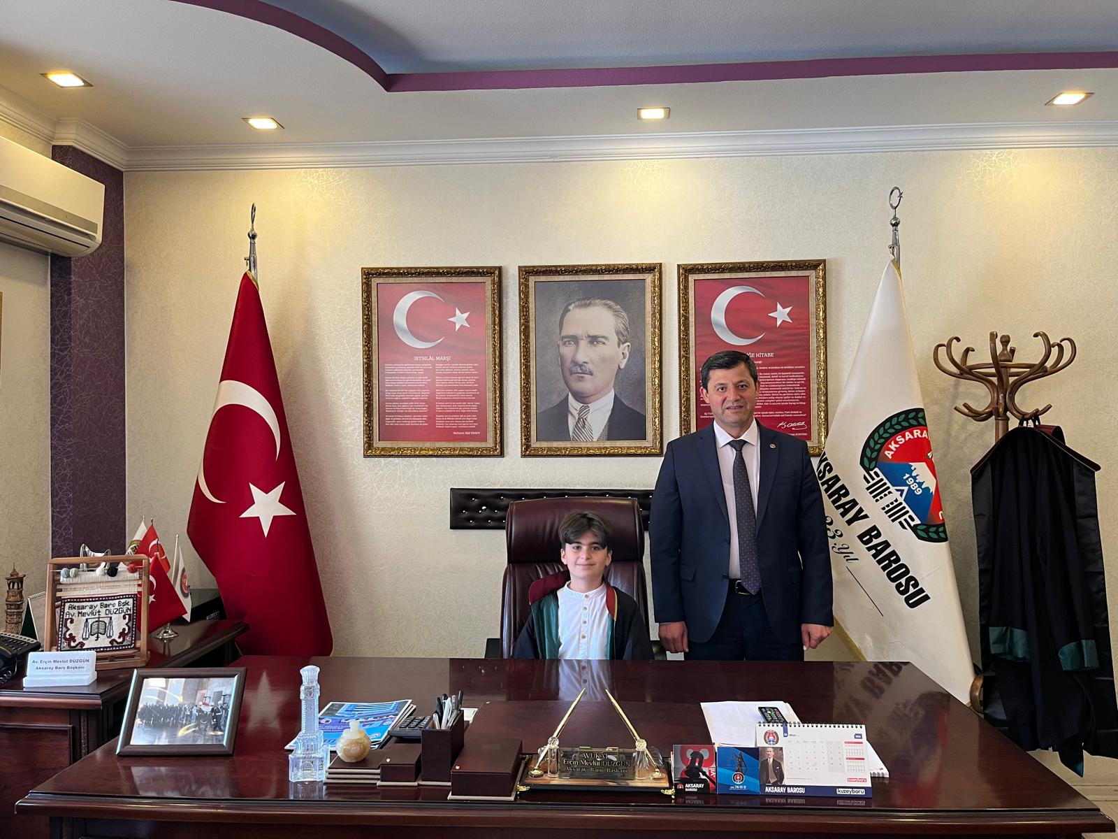 Baro’da 23 Nisan Coşkusu: Minik Misafir Başkanlık Koltuğuna Oturdu