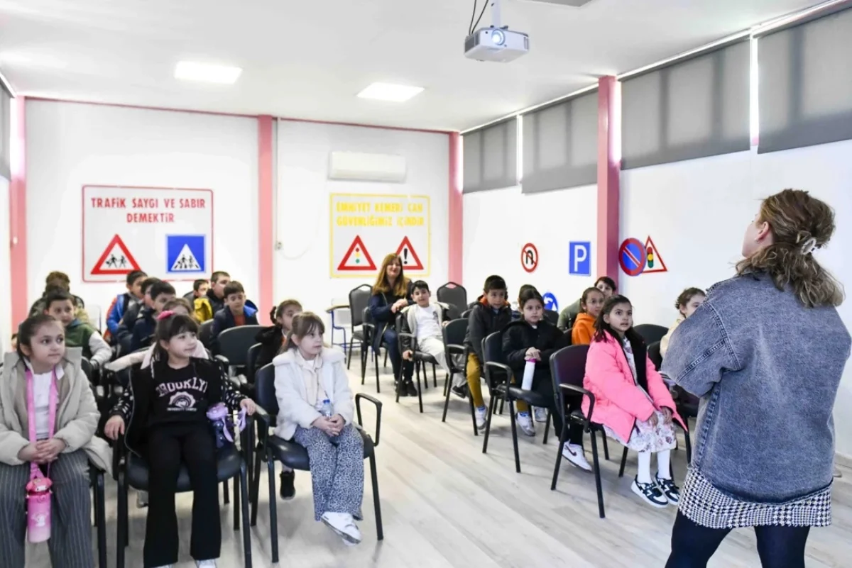 ABB Kurtuluş Parkı Trafik Eğitim Merkezi’nde çocuklar için eğitimlerini sürdürüyor