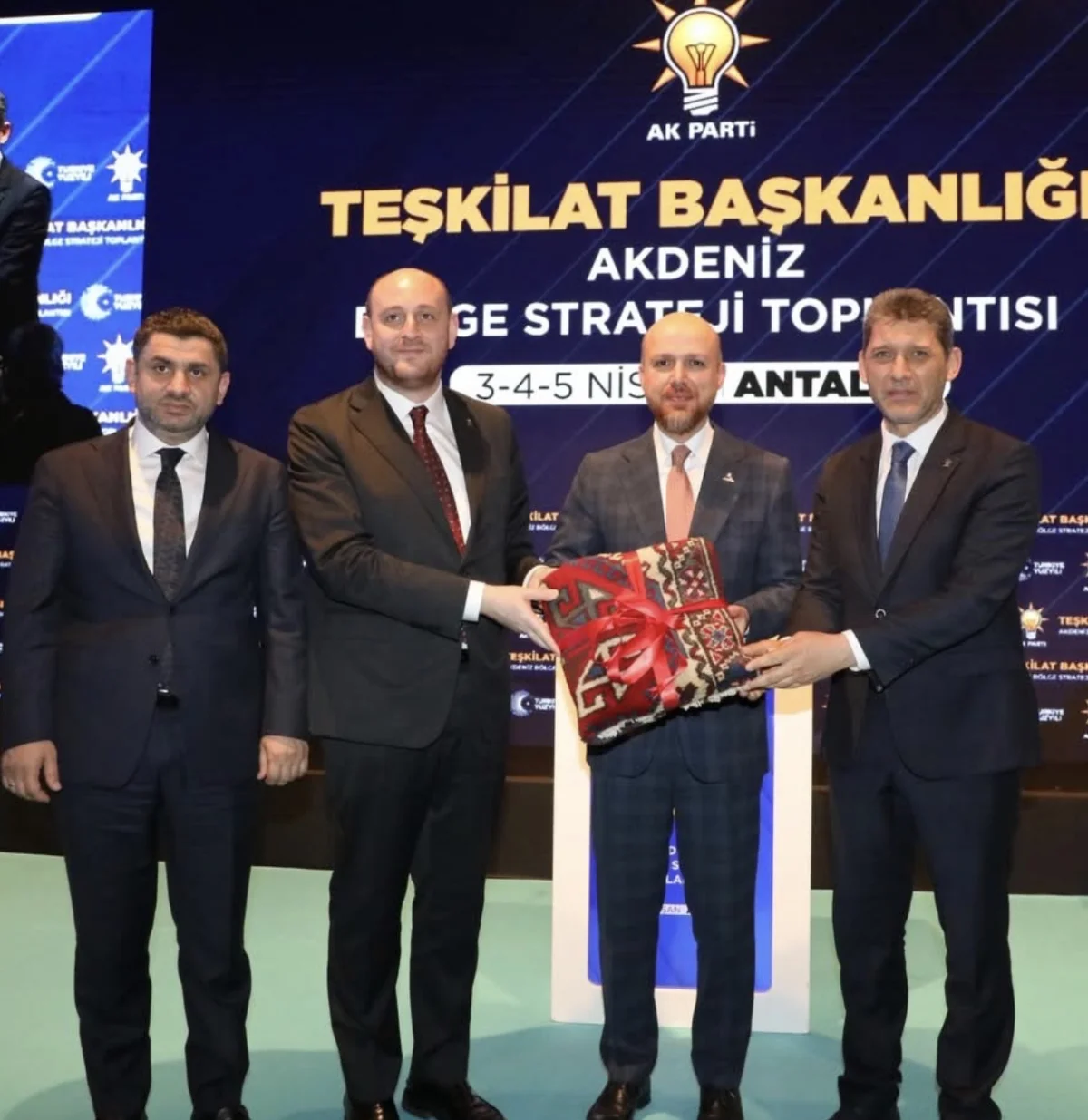 Ak Parti Antalya’da siyaset ve strateji aynı masada
