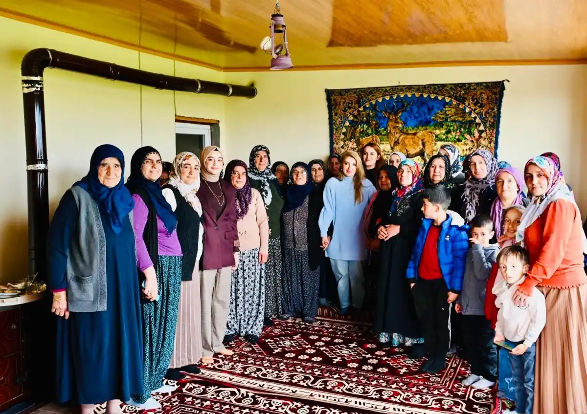 AK Parti’li Ölmeztoprak esnaf ve vatandaşın taleplerini yerinde dinledi