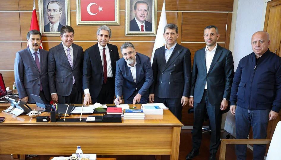 Ak Parti’ye katılan Kumbul’dan ilk açıklama geldi