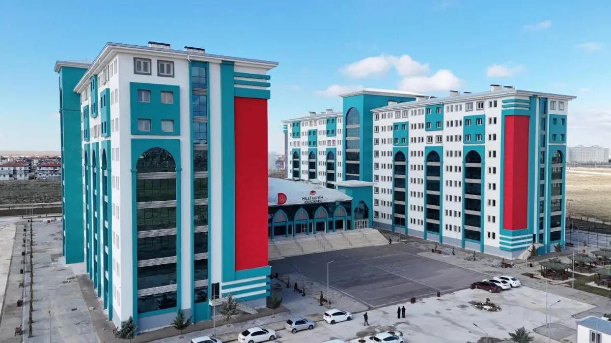 Aksaray’da Türkiye’nin en büyük Milli Eğitim Akademisi açıldı