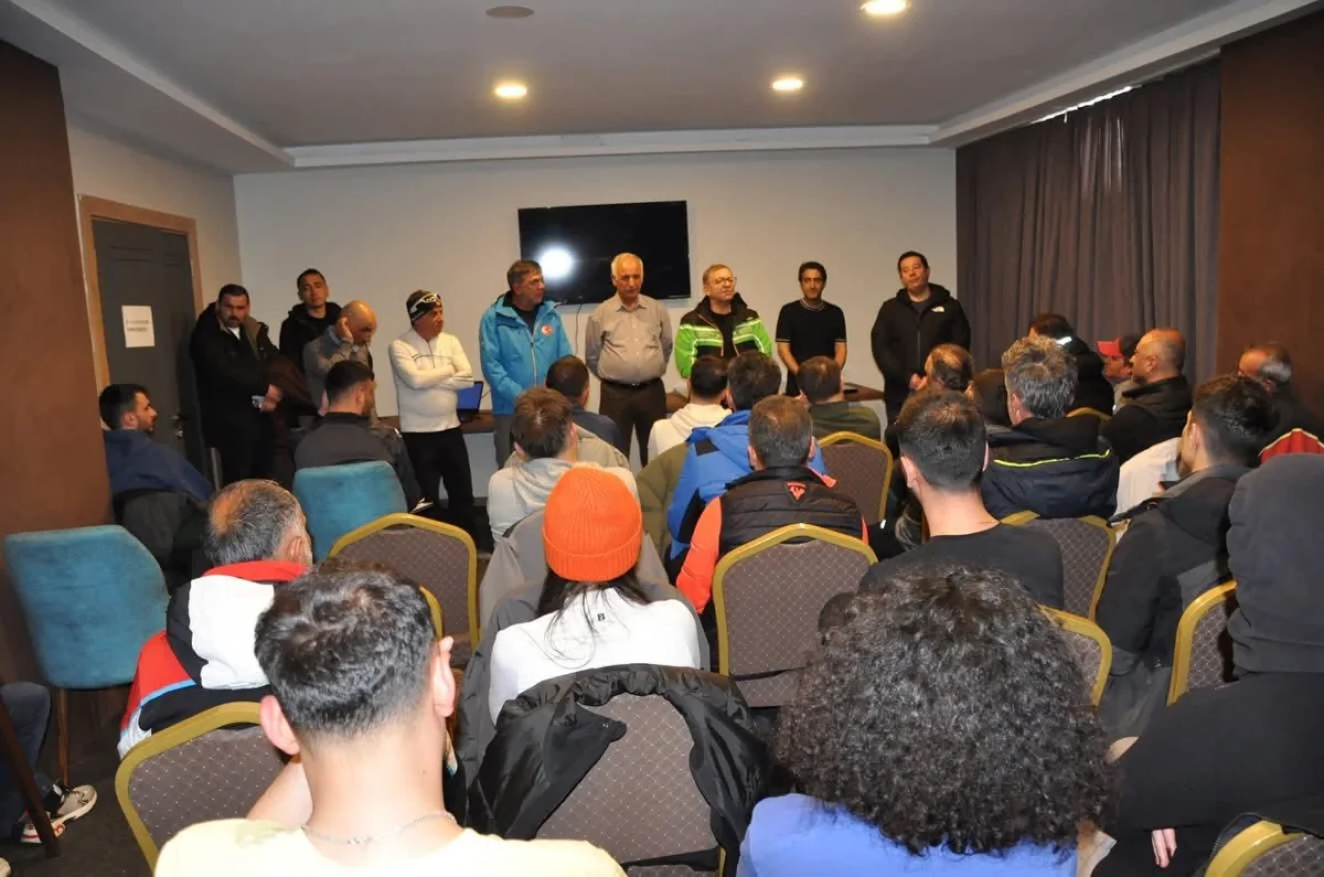 Alp Disiplini, Snowboard Antrenörlük ve Kayak Öğreticiliği Kursu, Sarıkamış’ta Başarıyla Tamamlandı