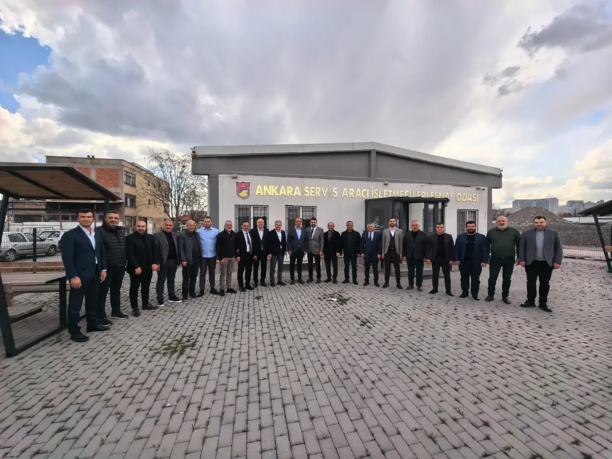Ankara Kent Konseyi Heyetinden Ankara Servis Aracı İşletmecileri Esnaf Odası Başkanı İlyas Aktürk’e tebrik ziyareti