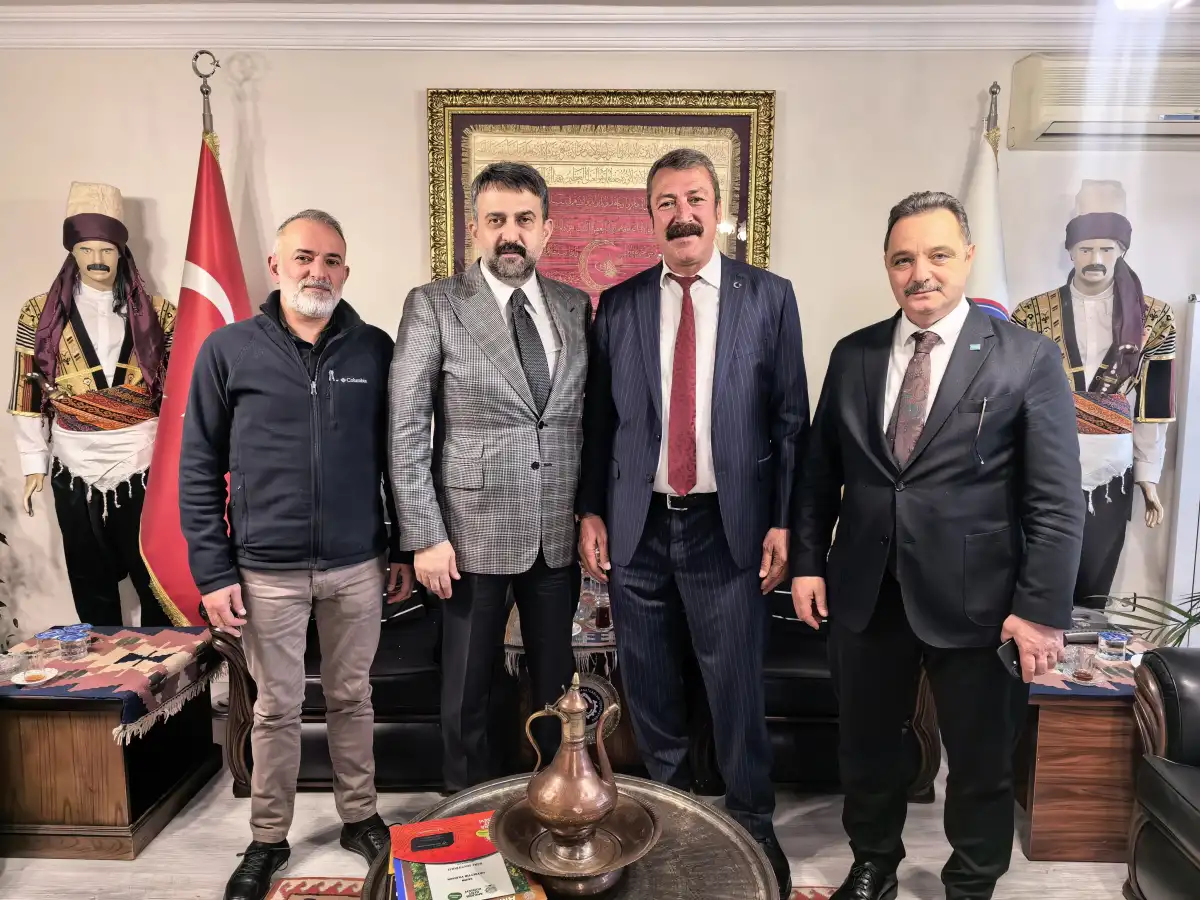 Ankara Kent Konseyi’nden Ankara Demirciler Esnaf ve Sanatkârlar Odası Başkanı Hayrettin Yıldırım’a tebrik ziyareti