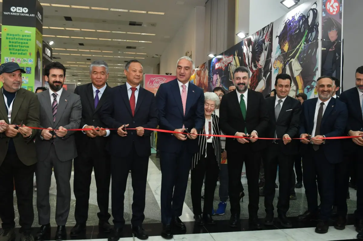 Ankara Kitap Fuarı kapılarını açtı: Kültür dünyası Congresium’da buluştu