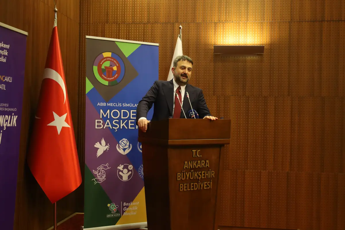 Ankara’da gençler meclis deneyimi yaşadı