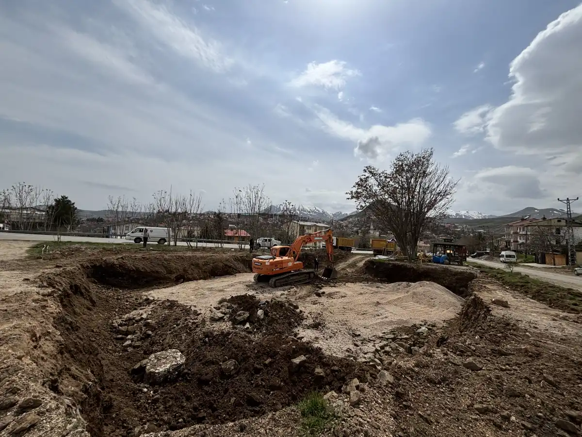 Arapgir’de yeni sosyal tesis ve taziye evi yapımı başladı