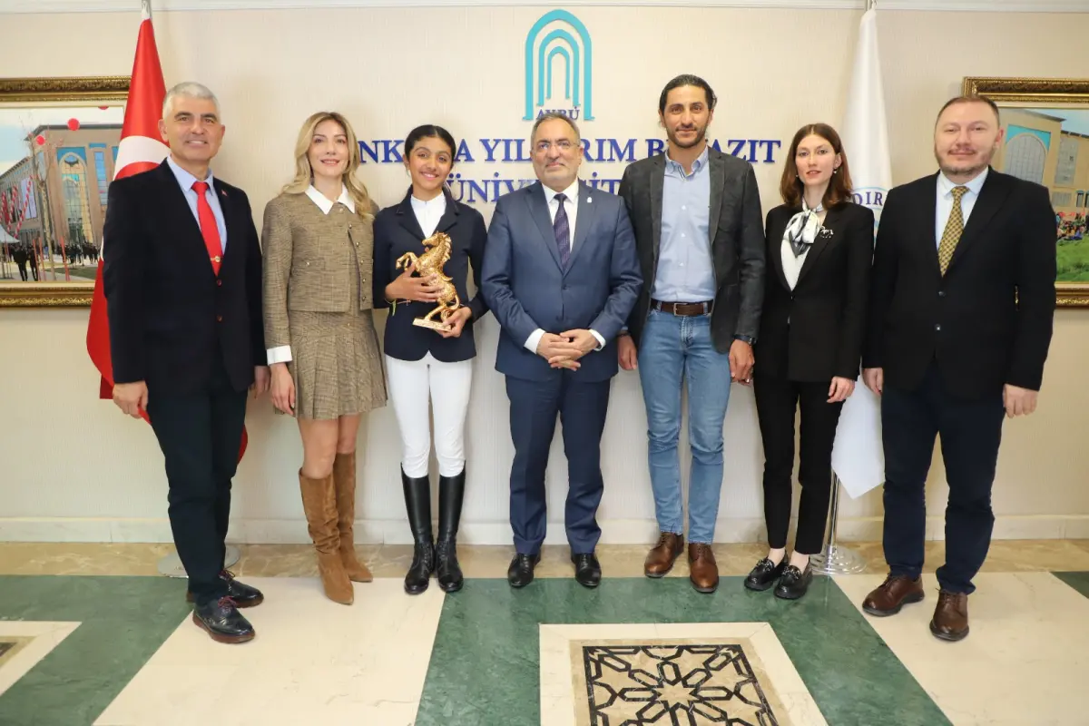AYBÜ Binicilik Takımı’ndan kupa yağmuru: Rektör Köseoğlu başarılı sporcuları ağırladı