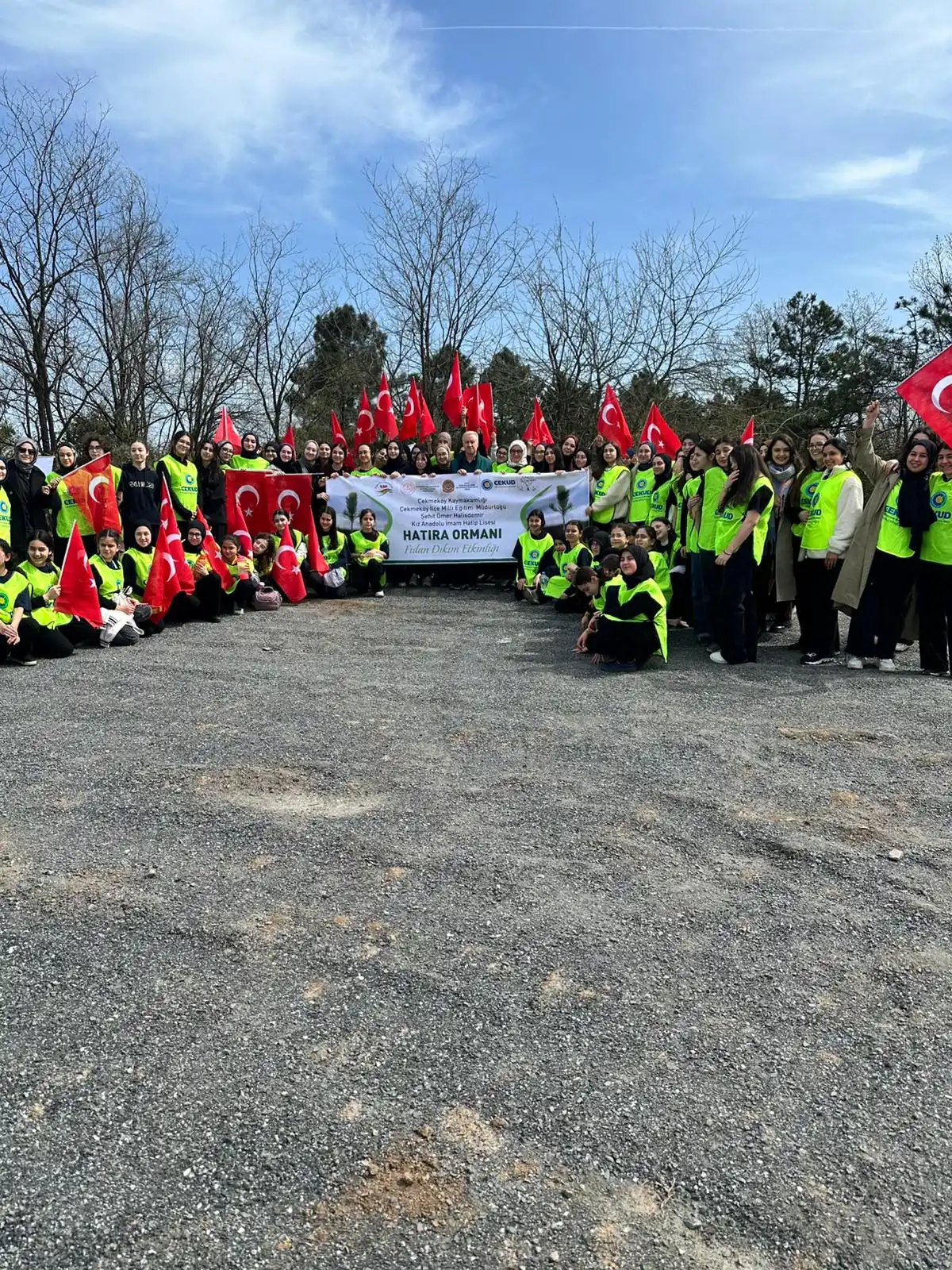 İmam Hatip öğrencilerinden fidan bağışına büyük destek