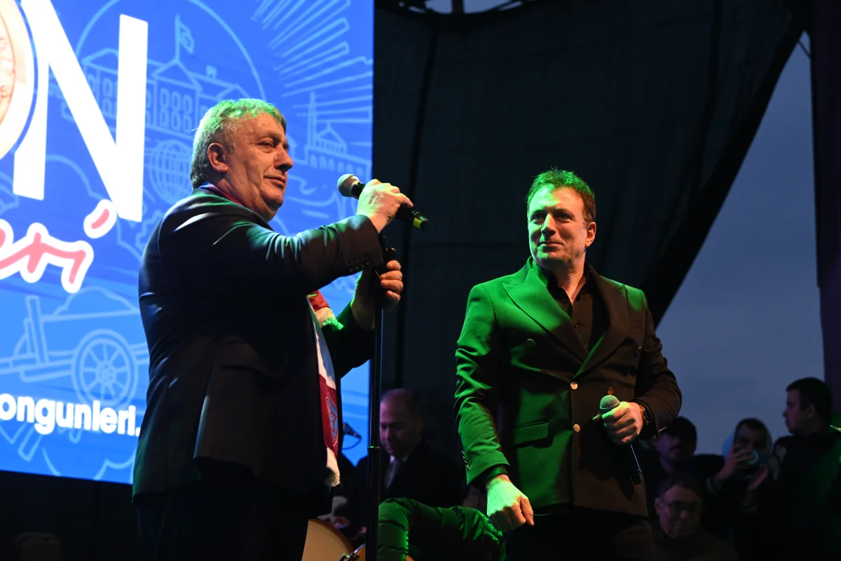 İsmail Türüt konuştu: O anda sahne karışmıştı, atkıyı görmedim