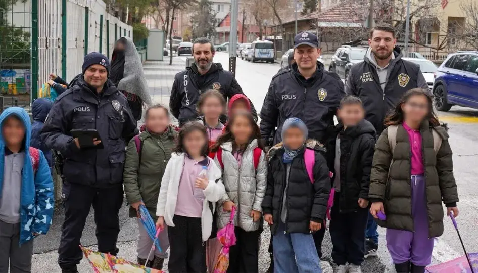 Isparta’da okul çevreleri didik didik arandı