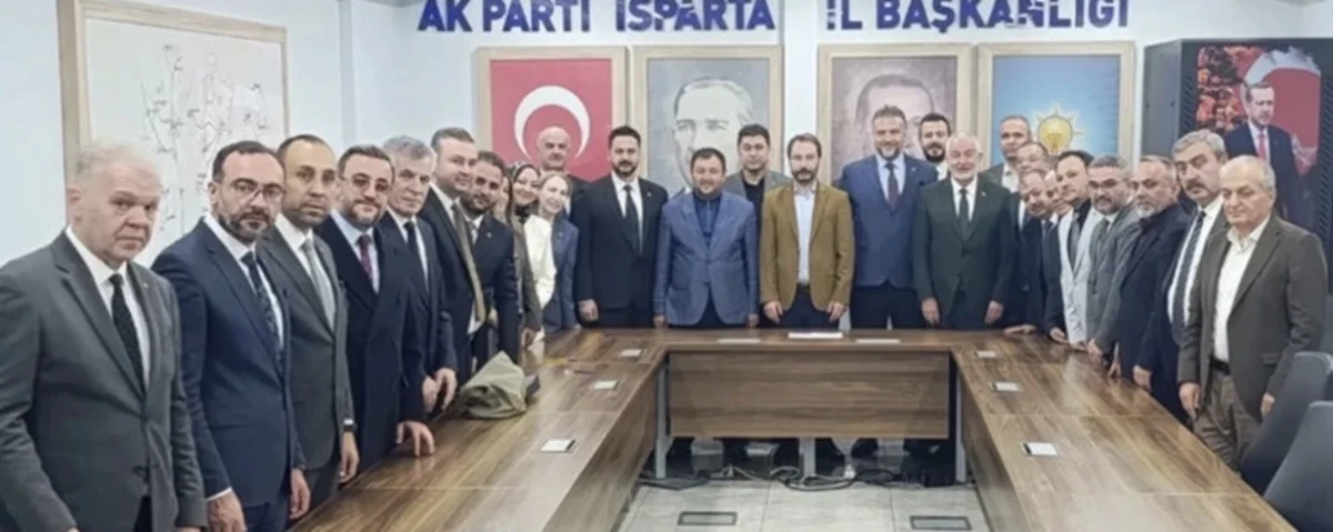 İYİ Parti’den istifa eden meclis üyeleri AK Parti’ye katıldı