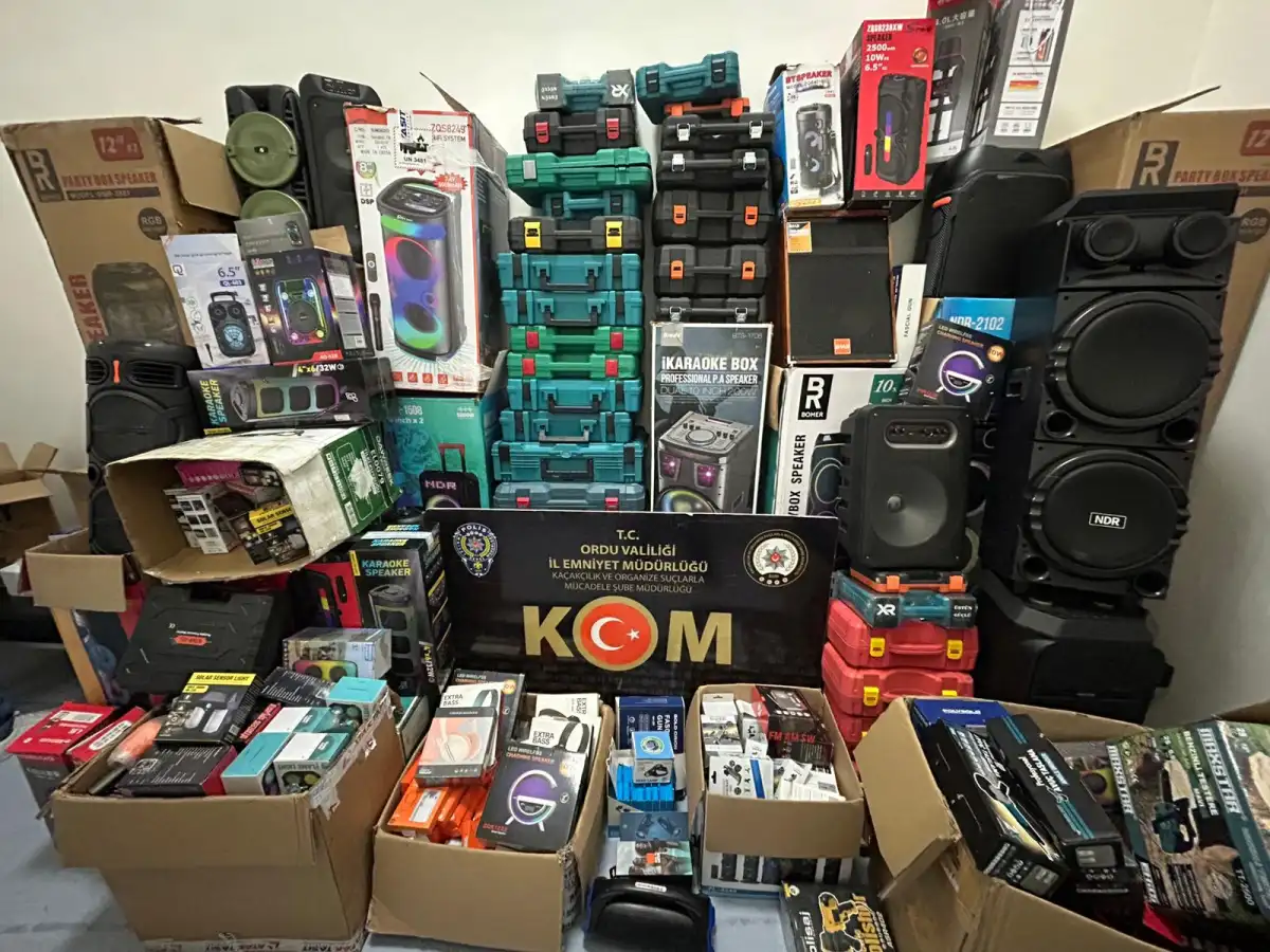 Kaçakçılıkla mücadelede darbe: Binlerce ürün ve litrelerce alkol ele geçirildi
