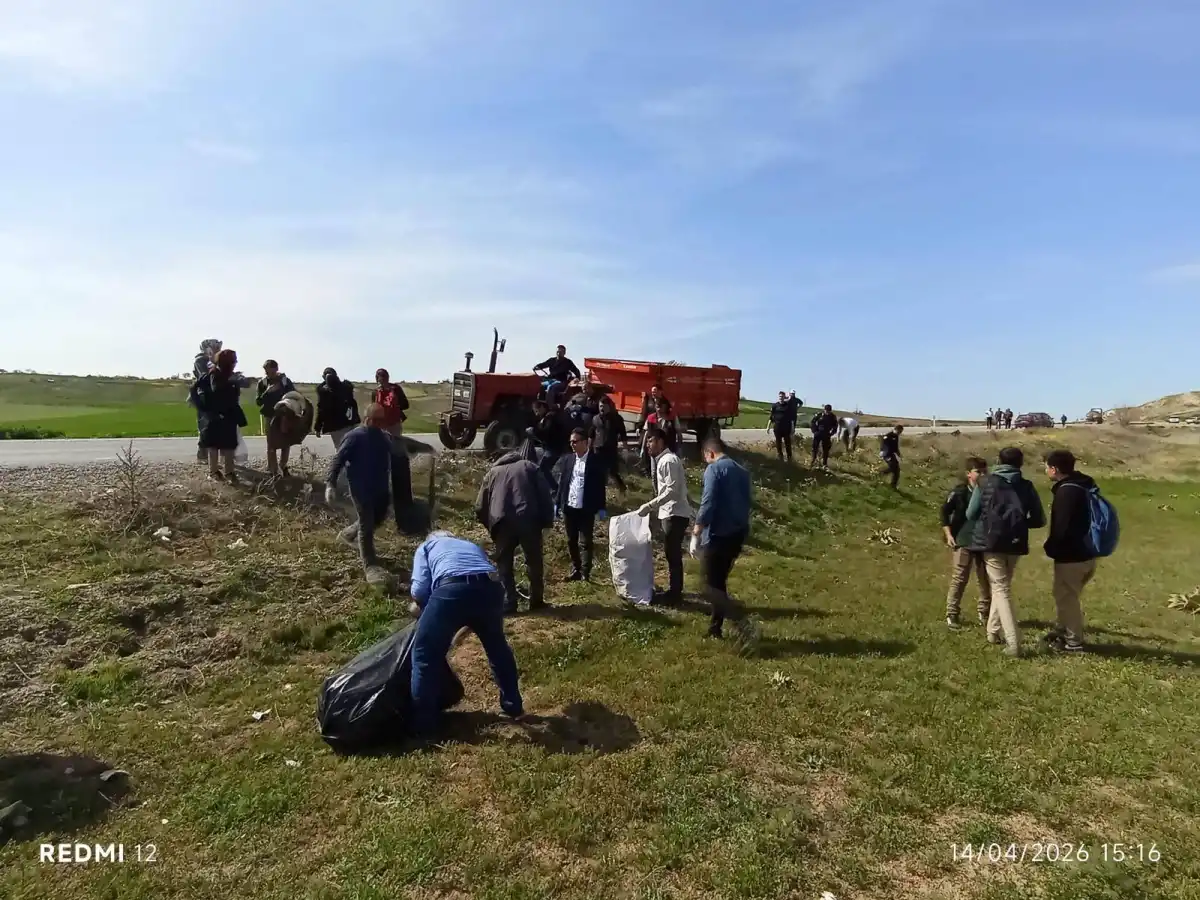 Kırıkkale Karakeçili’de 1 ton atık toplandı