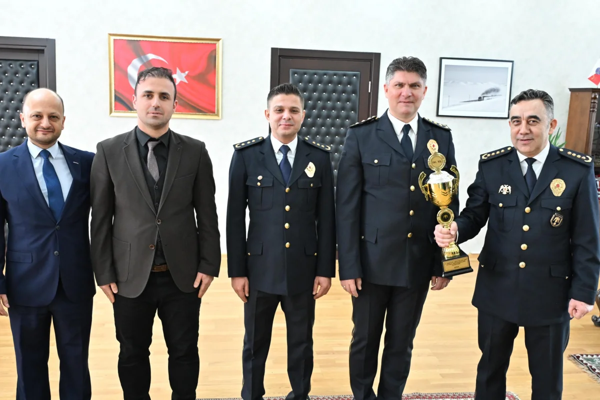 Kars Emniyet Müdürlüğü futbol takımı, bir başarıya imza attı