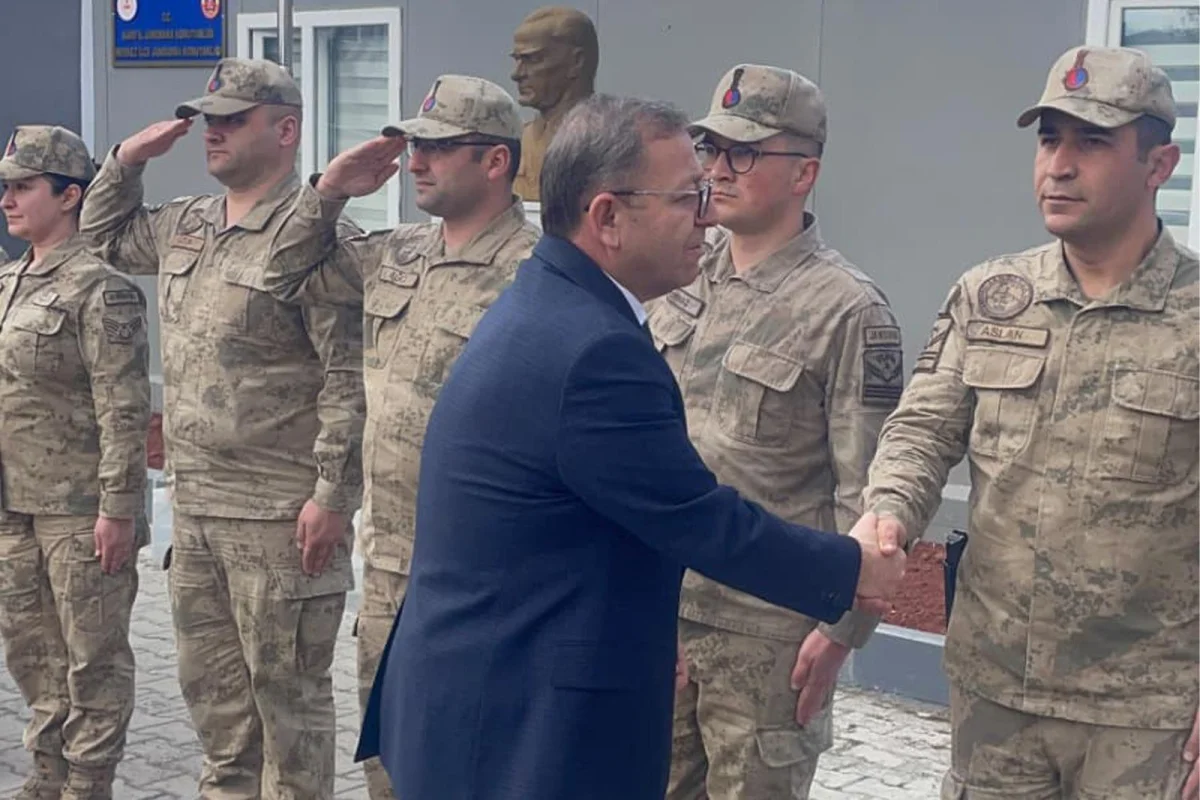 Kars Valisi Ziya Polat’tan jandarmaya ziyaret