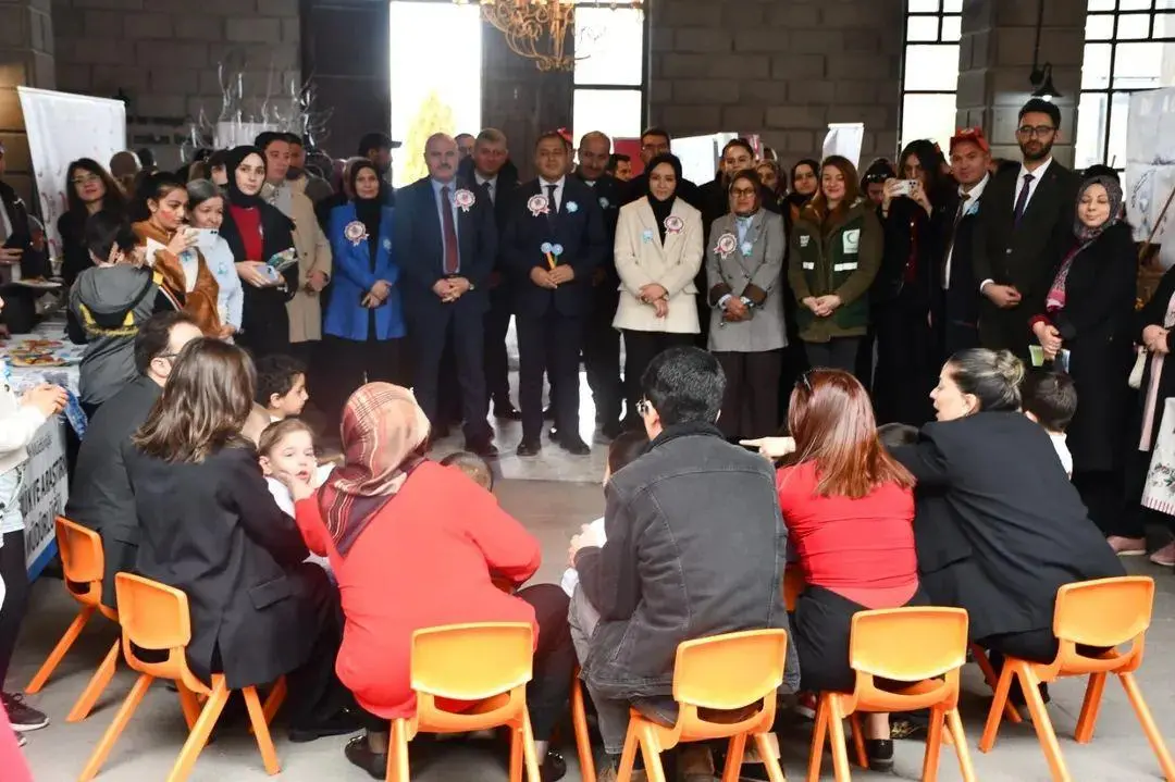 Kars’ta 2 Nisan Otizm Farkındalık Günü kutlandı