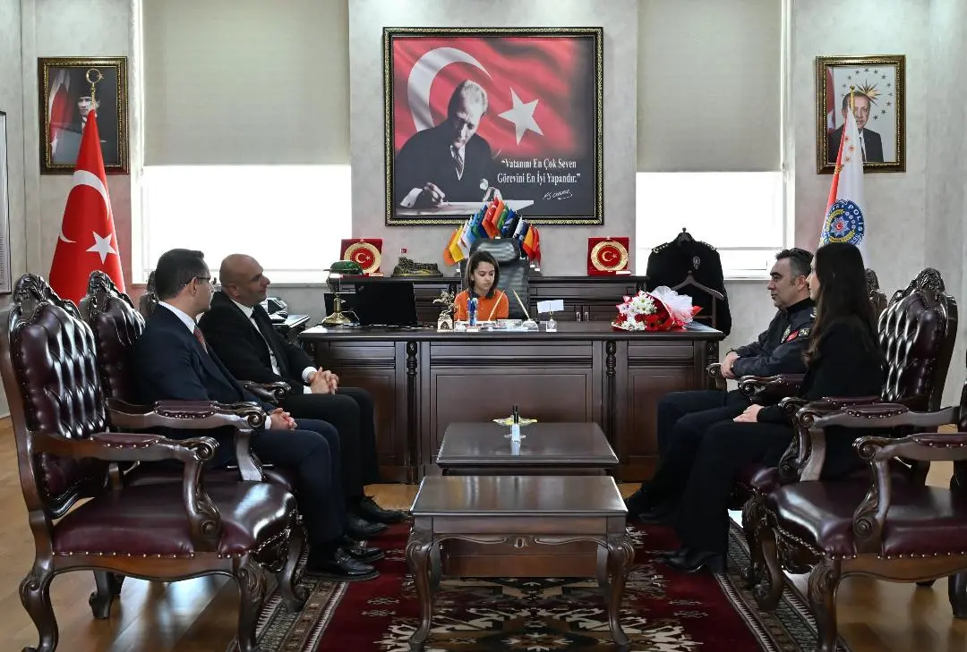 Kars’ta 23 Nisan coşkusu: Minik kardelen makamı devraldı