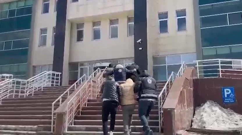 Kars’ta göçmen kaçakçılığı operasyonu: 4 şüpheli tutuklandı
