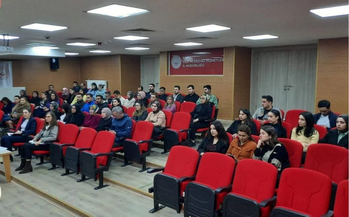 Kars’ta “Sosyal Risk Haritaları ve Aile Rehberi Sistemi” eğitimi gerçekleştirildi